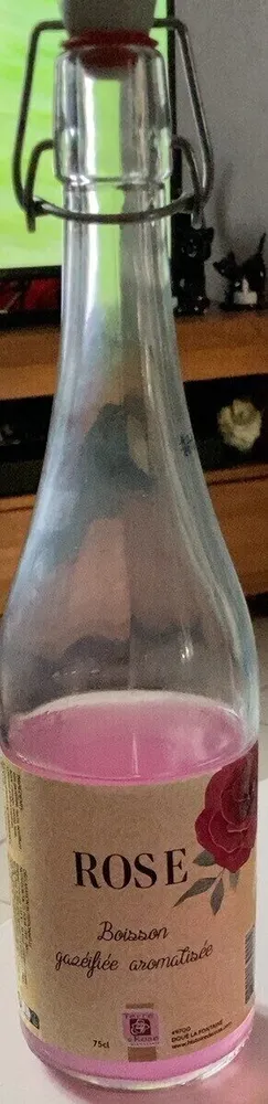 Boisson gazéifiée aromatisée à la rose