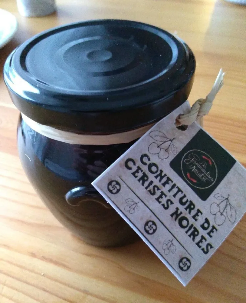 Confiture de cerises noires