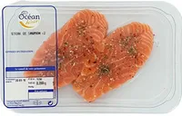 Steak de saumon assaisonné à la tomate.