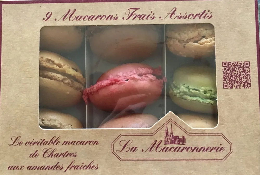 9 Macarons Frais Assortis