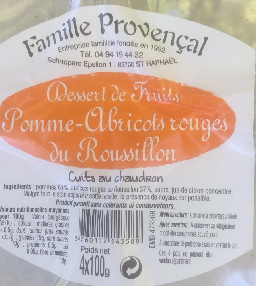 Dessert de fruits pommes-abricots rouges cuits au chaudron