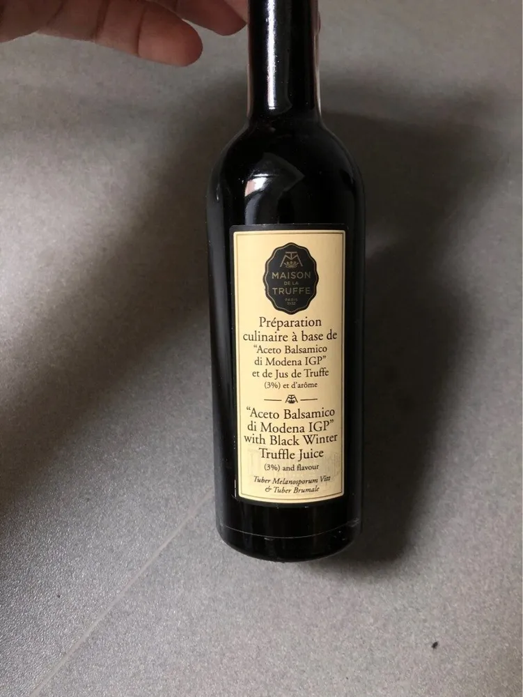 Préparation culinaire à base de […]et de jus de truffe
