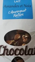 Chocolat lait amandes et noix