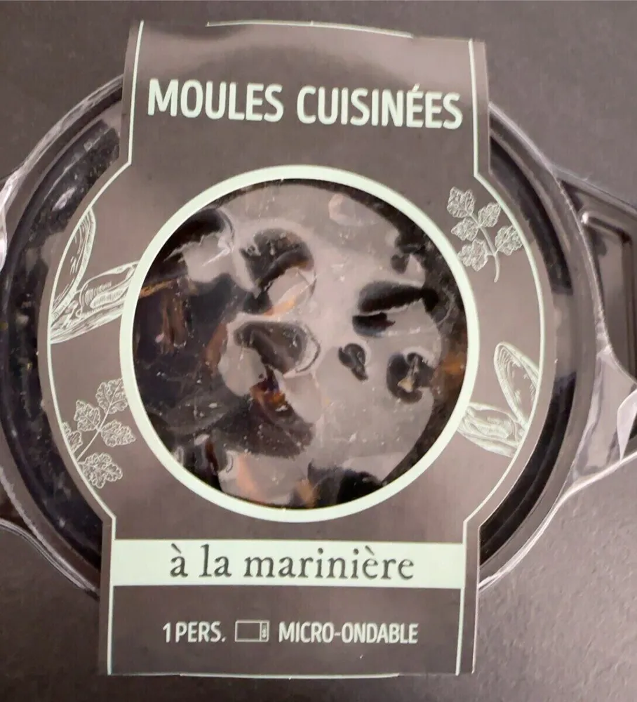 Moules cuisinées à la marinière