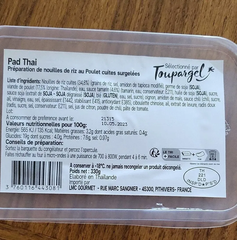 Pas Thaï Préparation de nouilles de riz au poulet