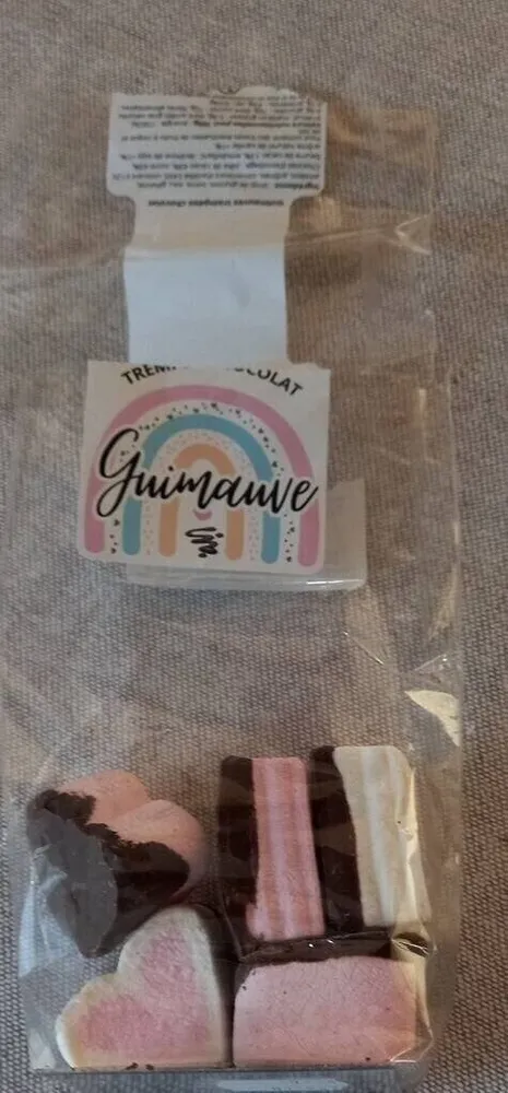 Guimauve trempée chocolat