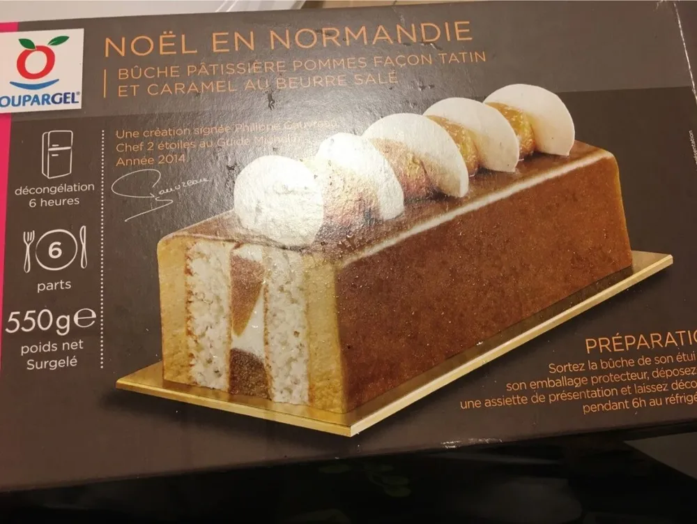 Buche patissiere pommes facon tatin et caramel beurre sale