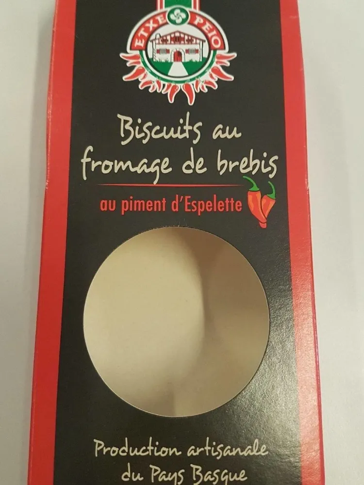 Biscuit au fromage de brebis au piment d'espelette