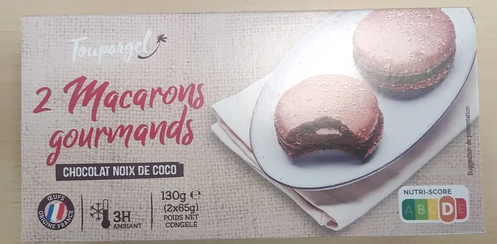 2 macarons gourmands chocolat noix de coco