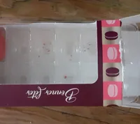 12 Macarons Cassis, framboise, cerise, fraise