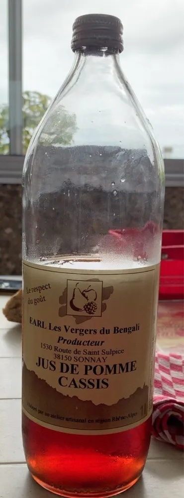 Jus de pomme cassis