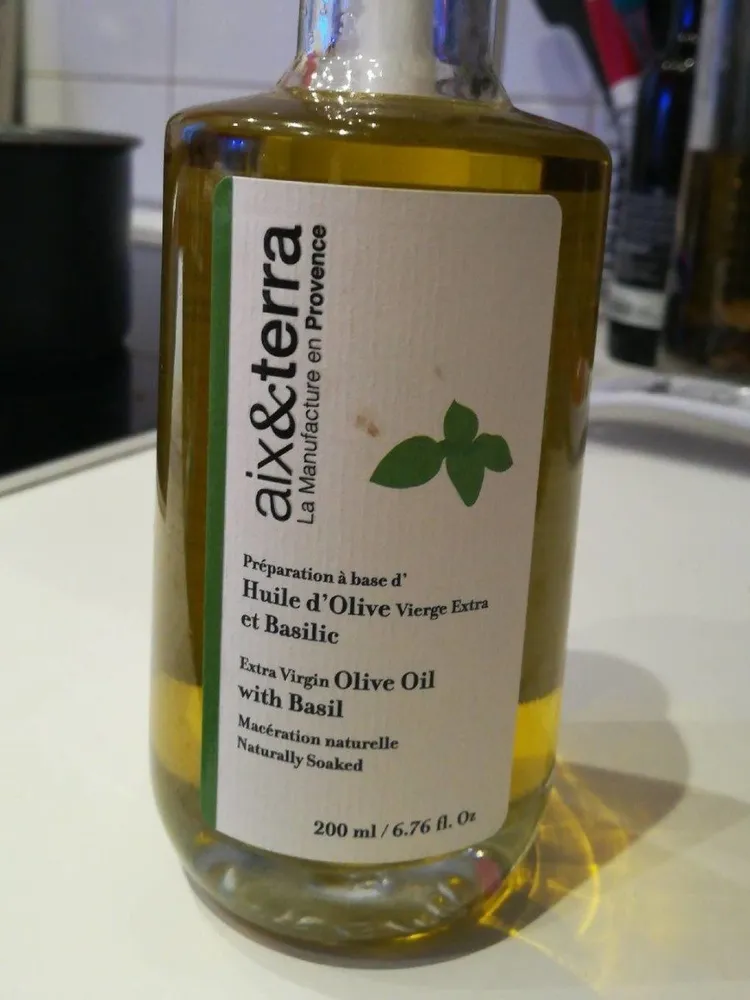 Huile d'olive vierge extra et basilic