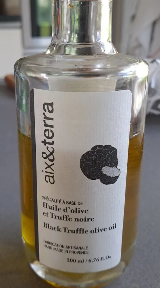 Huile d'olive et truffe noire