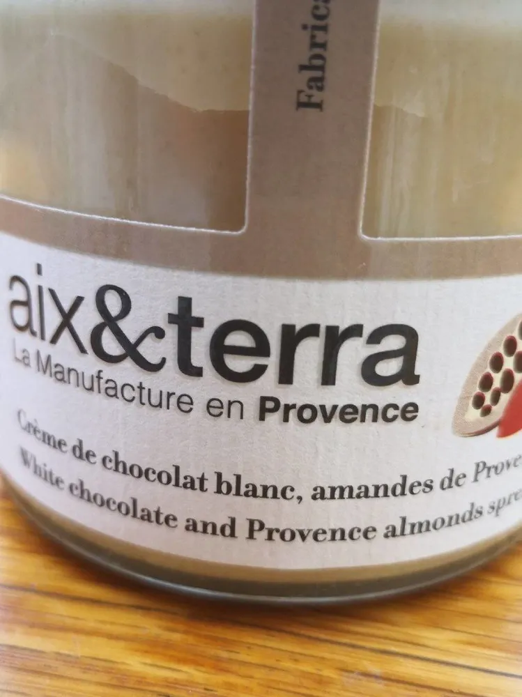 Crème de chocolat blanc, amandes de Provence