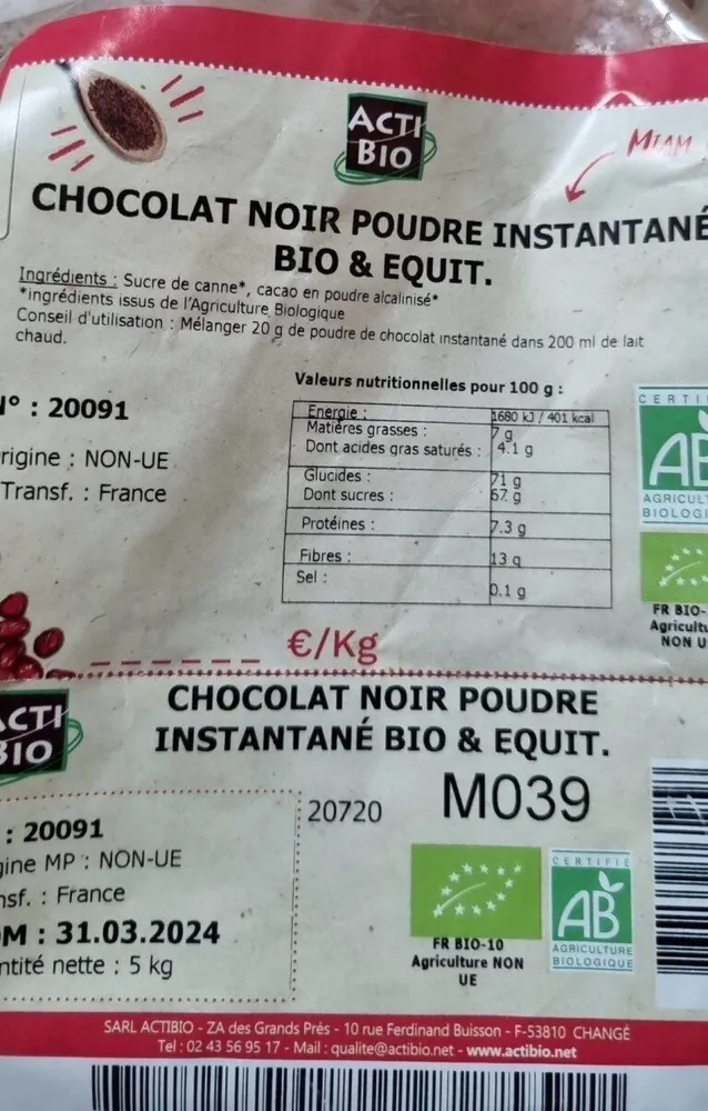 Chocolat noir poudre instantané