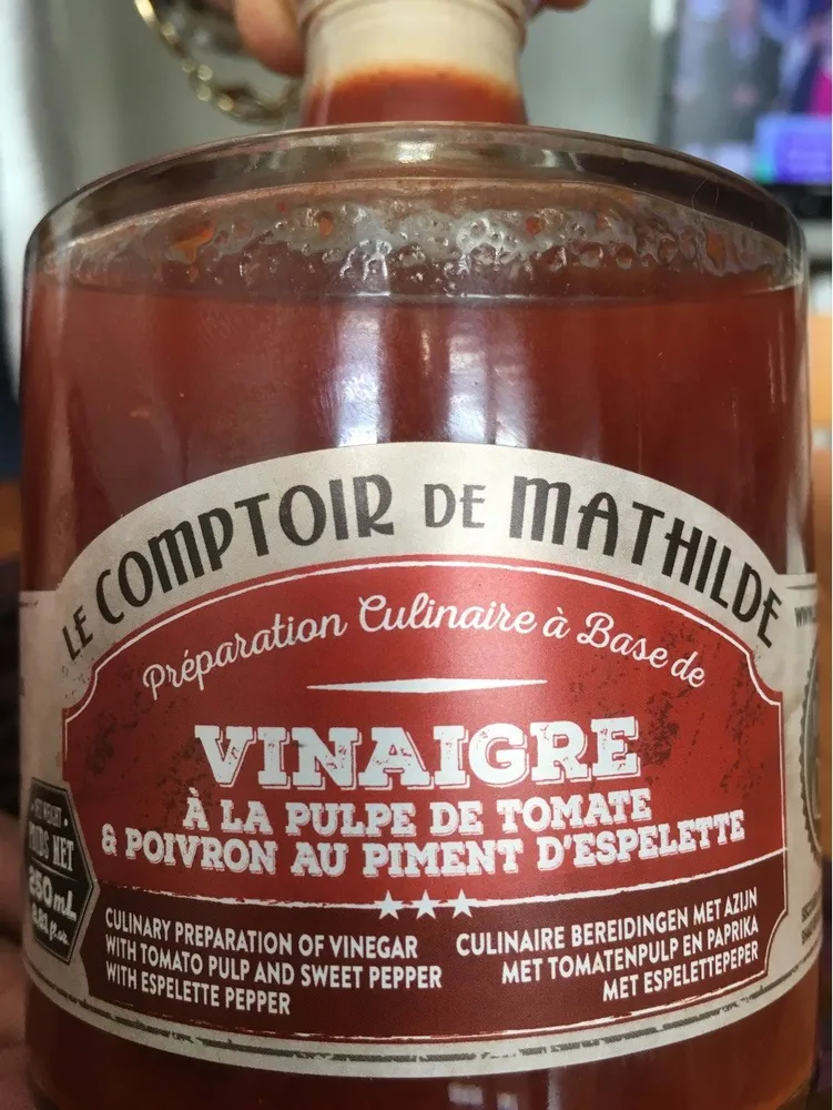 Vinaigre pulpes de tomates et piments d espelette