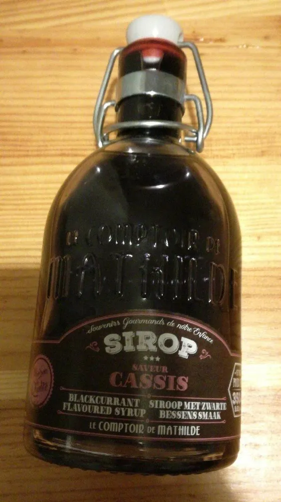 Sirop saveur cassis