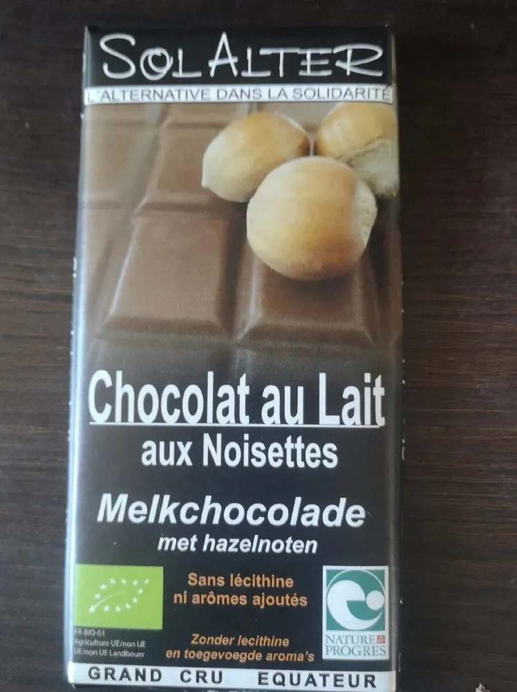 Chocolat au lait aux noisettes