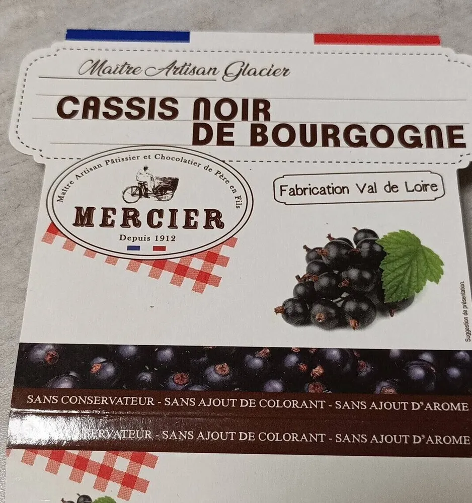 Glace artisanale cassis noir de Bourgogne