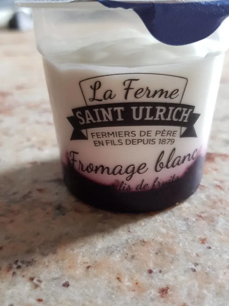 Fromage blanc sur coulis de myrtille