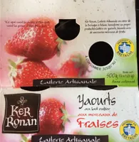 Yaourts au lait entier aux morceaux de fraises