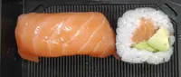 12 sushis au saumon