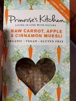 Raw carrot, apple & cinnamon muesli