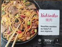 Nouilles sautées au boeuf et aux oignons