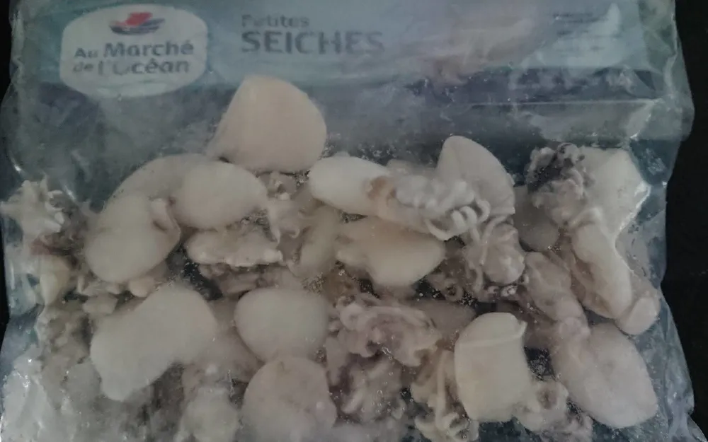 Petites seiches entières nettoyé surgelés