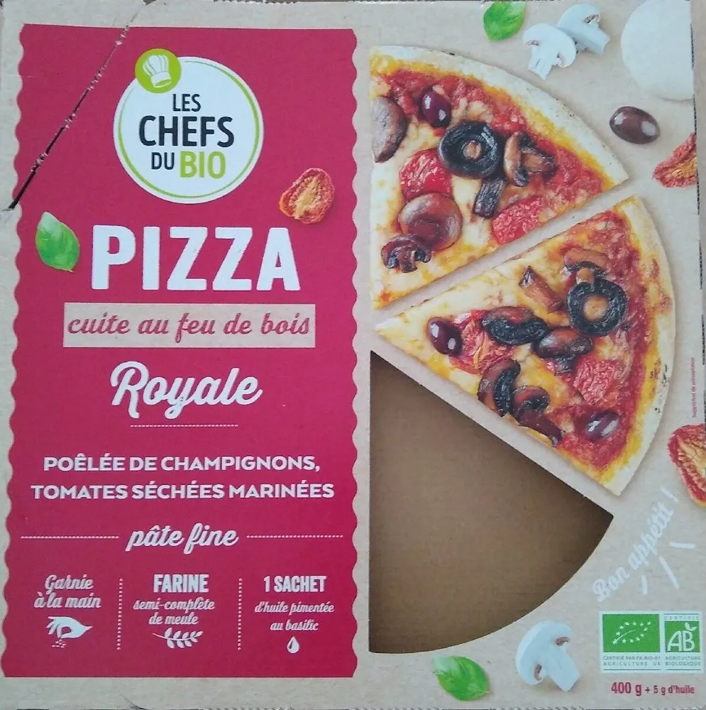Pizza Royale cuite au feu de bois