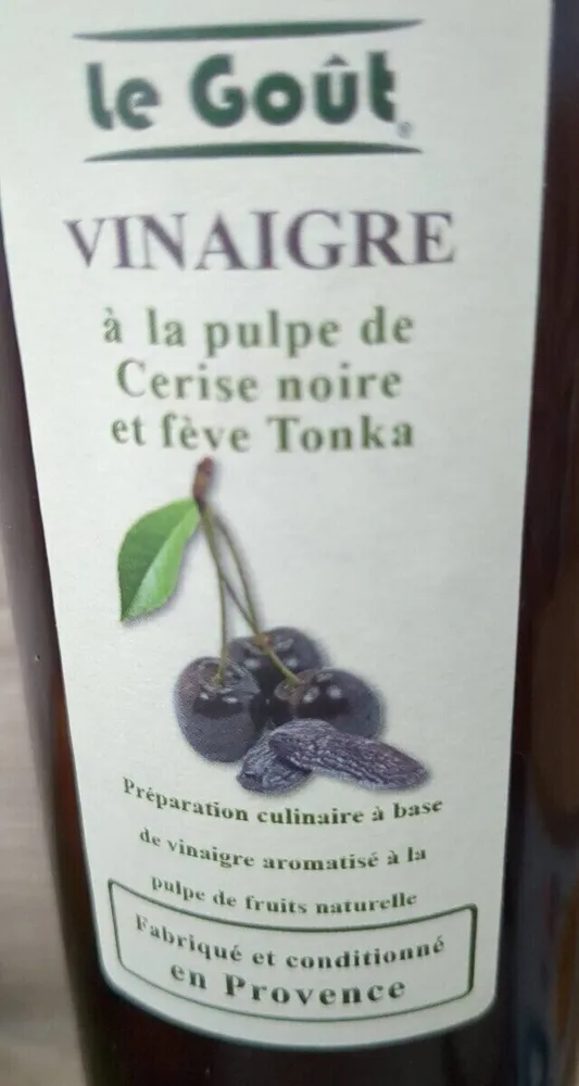Vinaigre à la pulpe de Cerise noire et fève Tonka