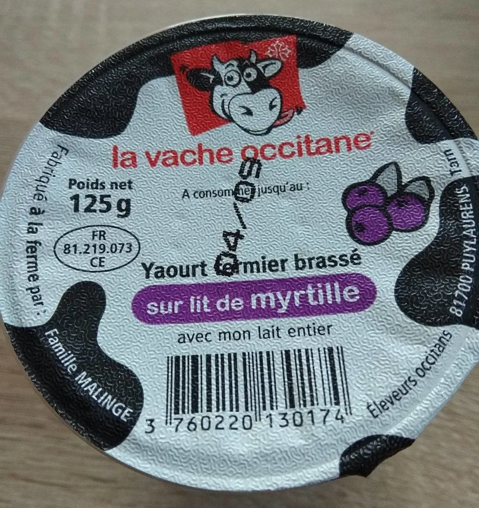 Yaourt fermier brassé sur lit de myrtilles