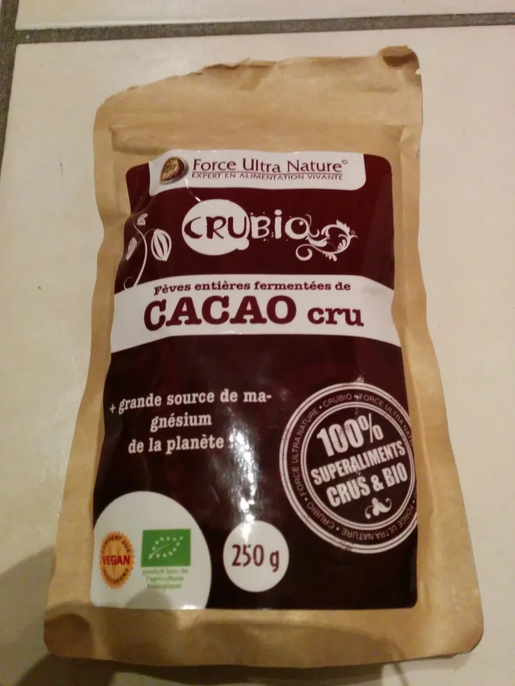 Fèves entières fermentées de cacao cru