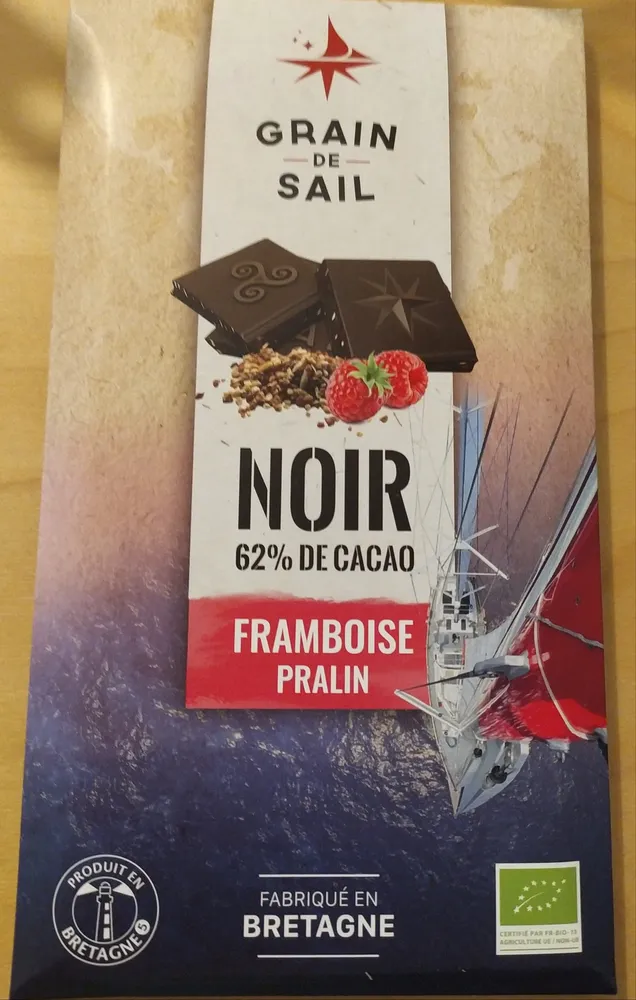 Tablette de chocolat 62% de cacao, framboise et pralin