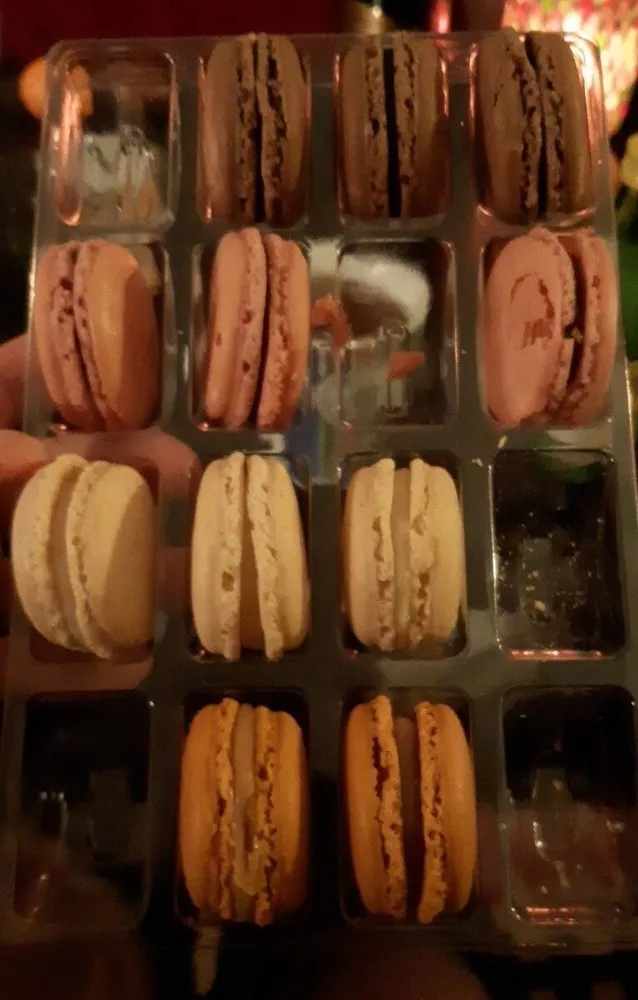 16 grands Macarons pâtissiers