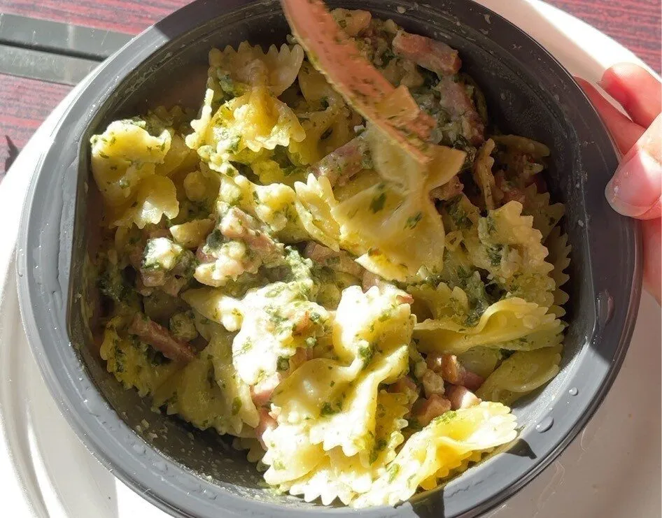 Farfalle ricotta epinard, lardons et noisette