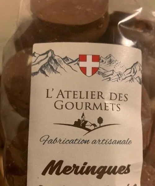 Meringues enrobées de chocolat au lait