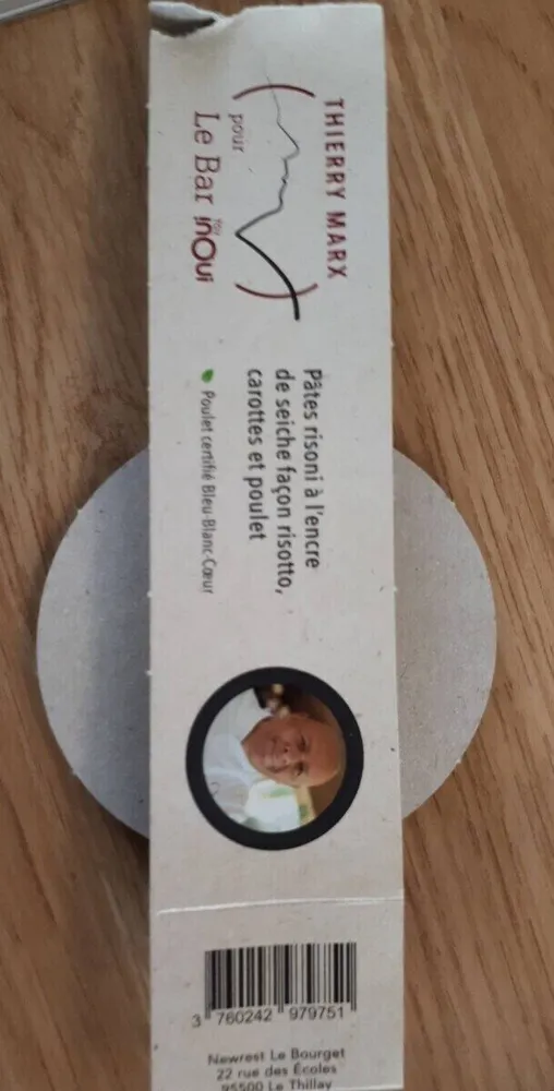 Pâtes risoni à l'encre de seiche