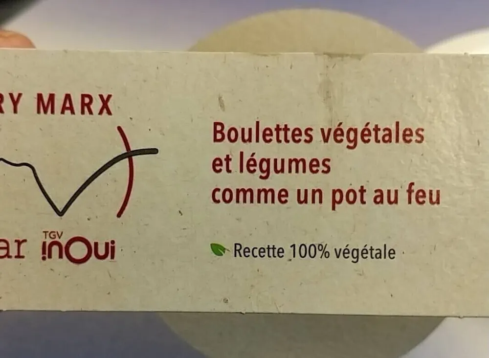 Boulettes végétales et légumes comme un pot au feu