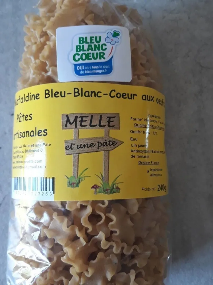 Melle et une pâte