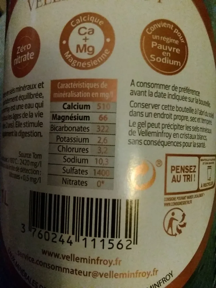 Eau minérale naturelle pétillante