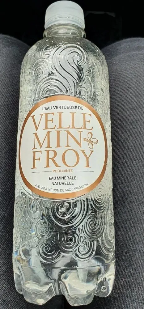 Eau minérale naturelle pétillante