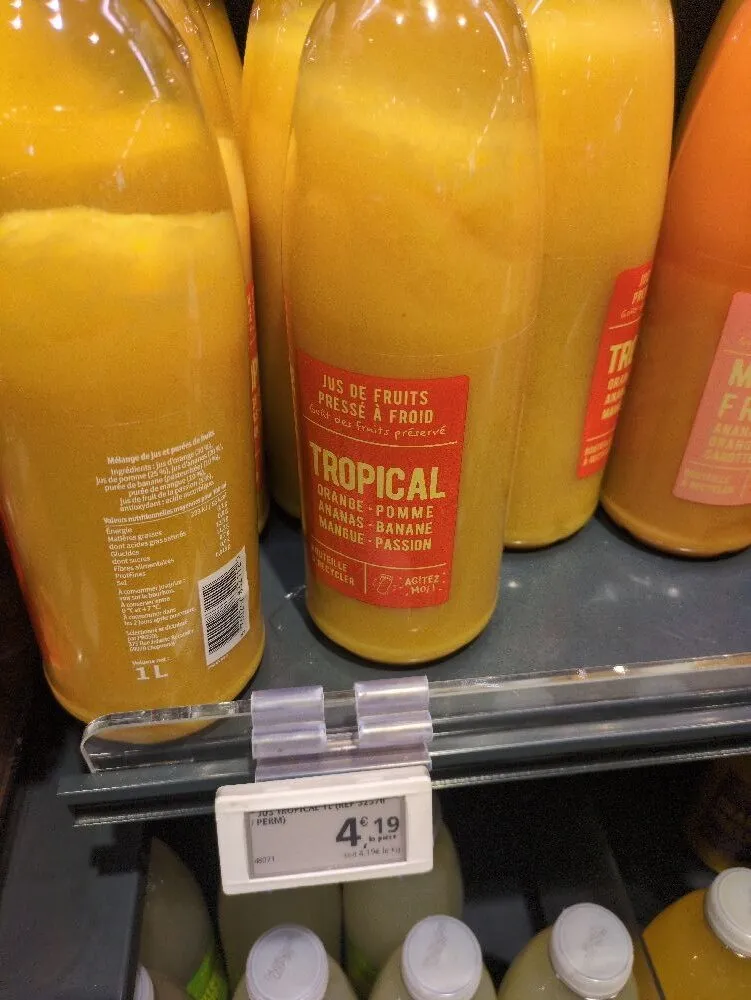Jus de fruits pressé a froid tropical