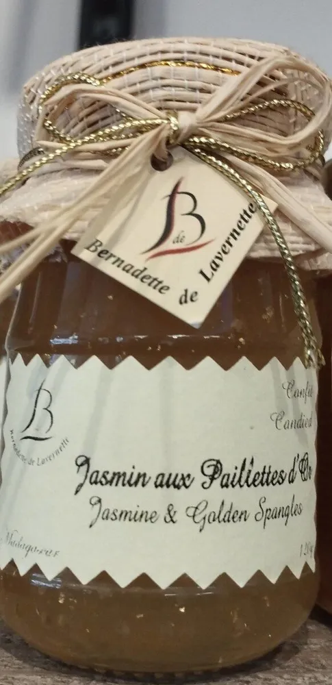 Jasmi au paillettes d'or