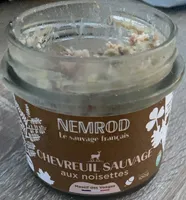 Chevreuil sauvage aux noisettes