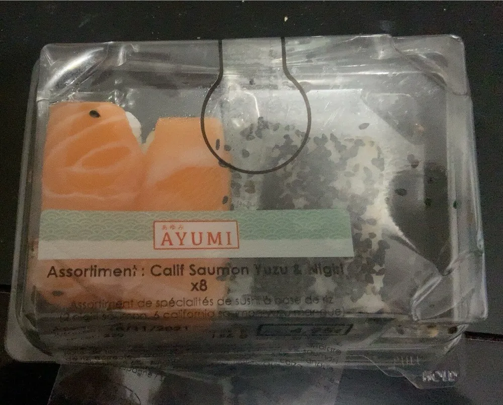 Assortiment calif saumon yuzu et nigiri