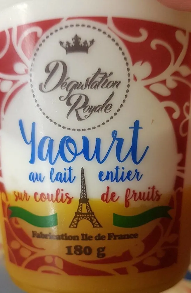 Yaourt au lait entier sur coulis de mangue