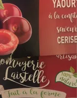 Yaourt a la confiture saveur cerise