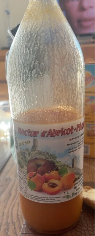 Hectares d’abricots, pêche