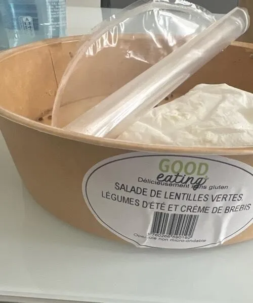 Salade de lentilles vertes légumes d’été et crème de brebis